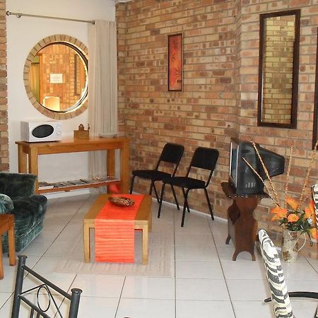 8 Royal Palm B&B Umhlanga Exterior photo